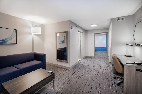 Holiday Inn Express & Suites Zion image 27