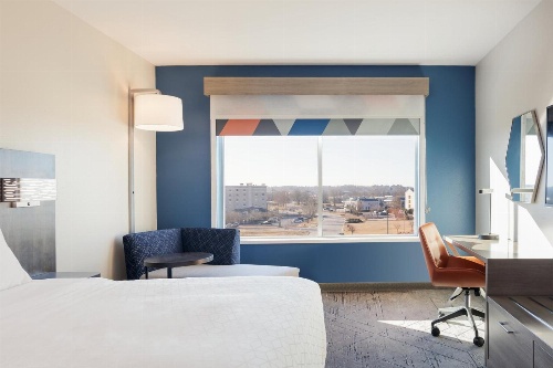 Holiday Inn Express & Suites Zion image 3