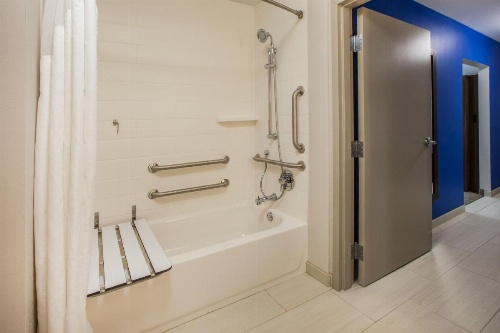 Holiday Inn Express & Suites Zion image 38
